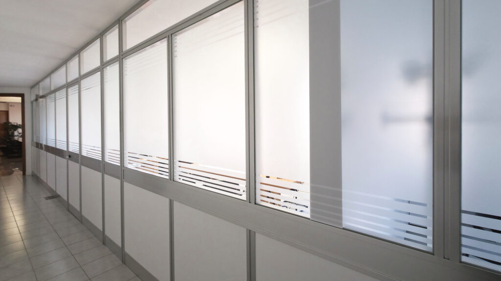 Pellicole effetto smerigliato per privacy uffici